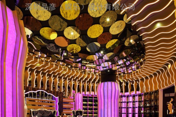 成都老人露天品茗养生之道(成都适合老人)